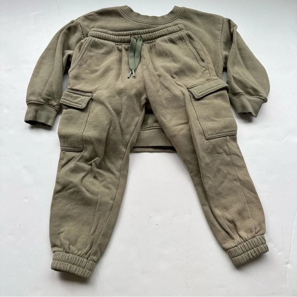 H&M Dino Outfit
